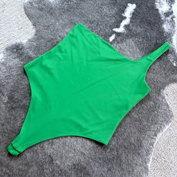 Aritzia Babaton Contour One Shoulder Bodysuit - Picture 3 of 11
